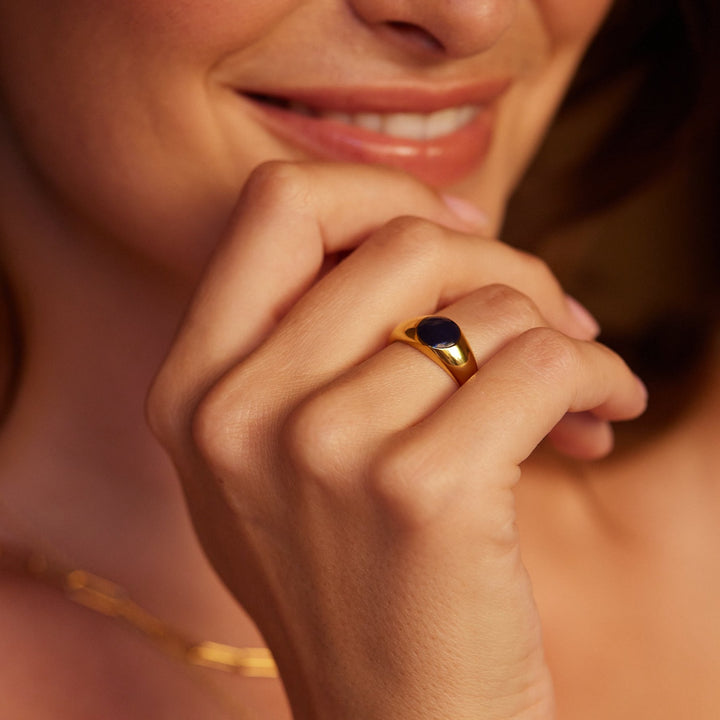 Vida Signet Ring