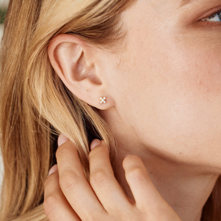 Zola Flower Flat Back Earrings