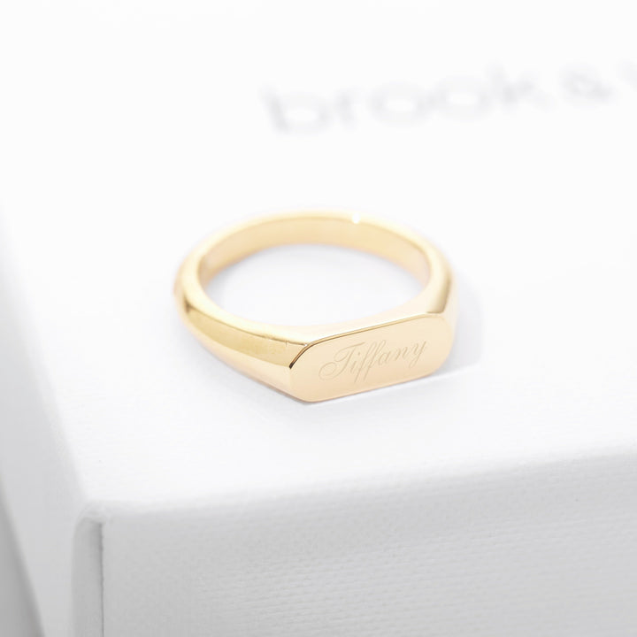 Evie Signet Ring