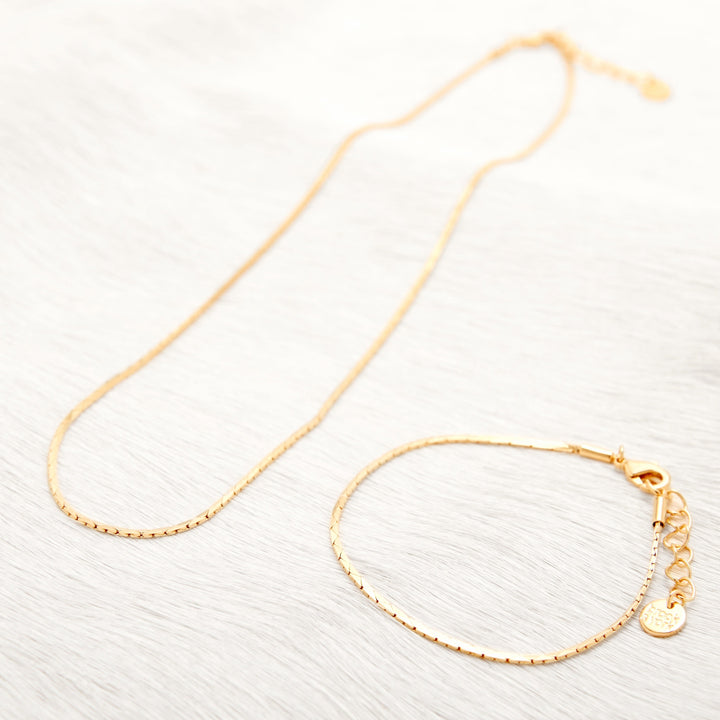 Lily Necklace