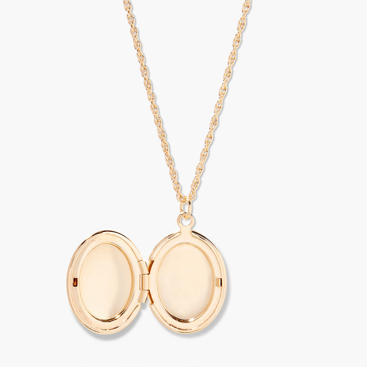 Isla Oval Locket