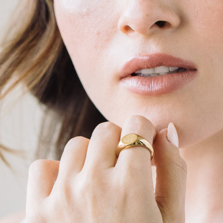 Claire Petite Signet Ring