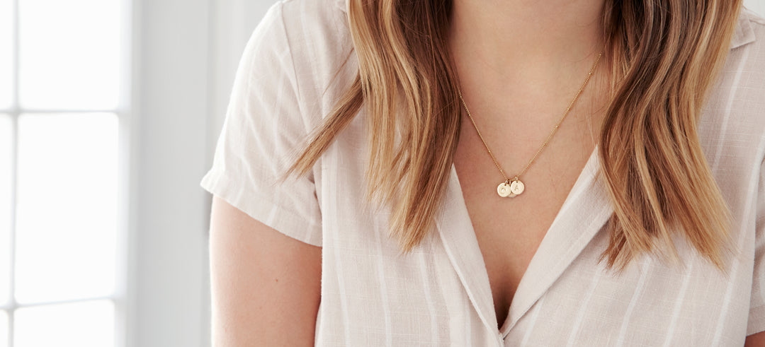 Our Favorite Meaningful Necklaces For A Girlfriend