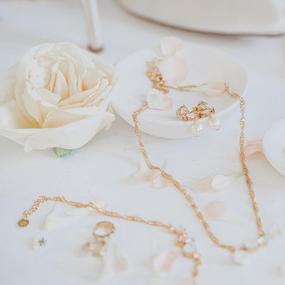 Best Necklaces for your Wedding Dress Style