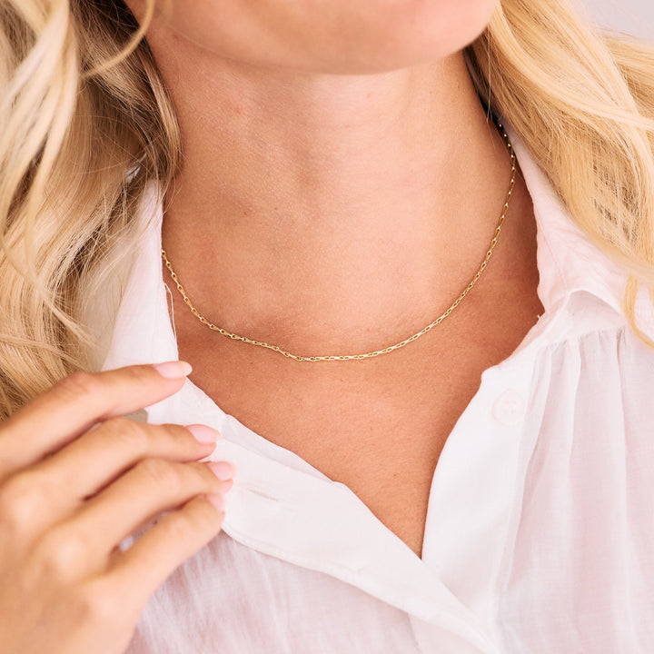 gold chain on women&