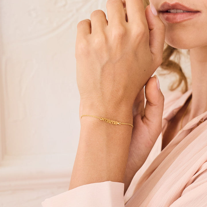 Mama Nameplate Bracelet